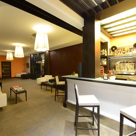 Hotel Guglielmo กาตันซาโร ภายนอก รูปภาพ