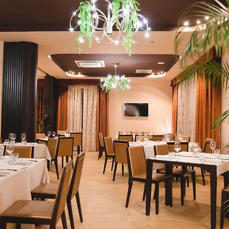 Hotel Guglielmo กาตันซาโร ภายนอก รูปภาพ