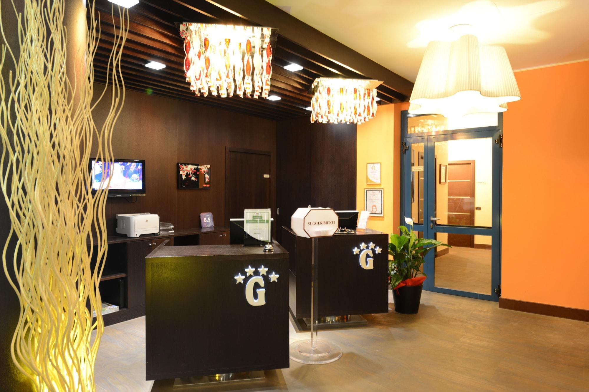 Hotel Guglielmo กาตันซาโร ภายนอก รูปภาพ