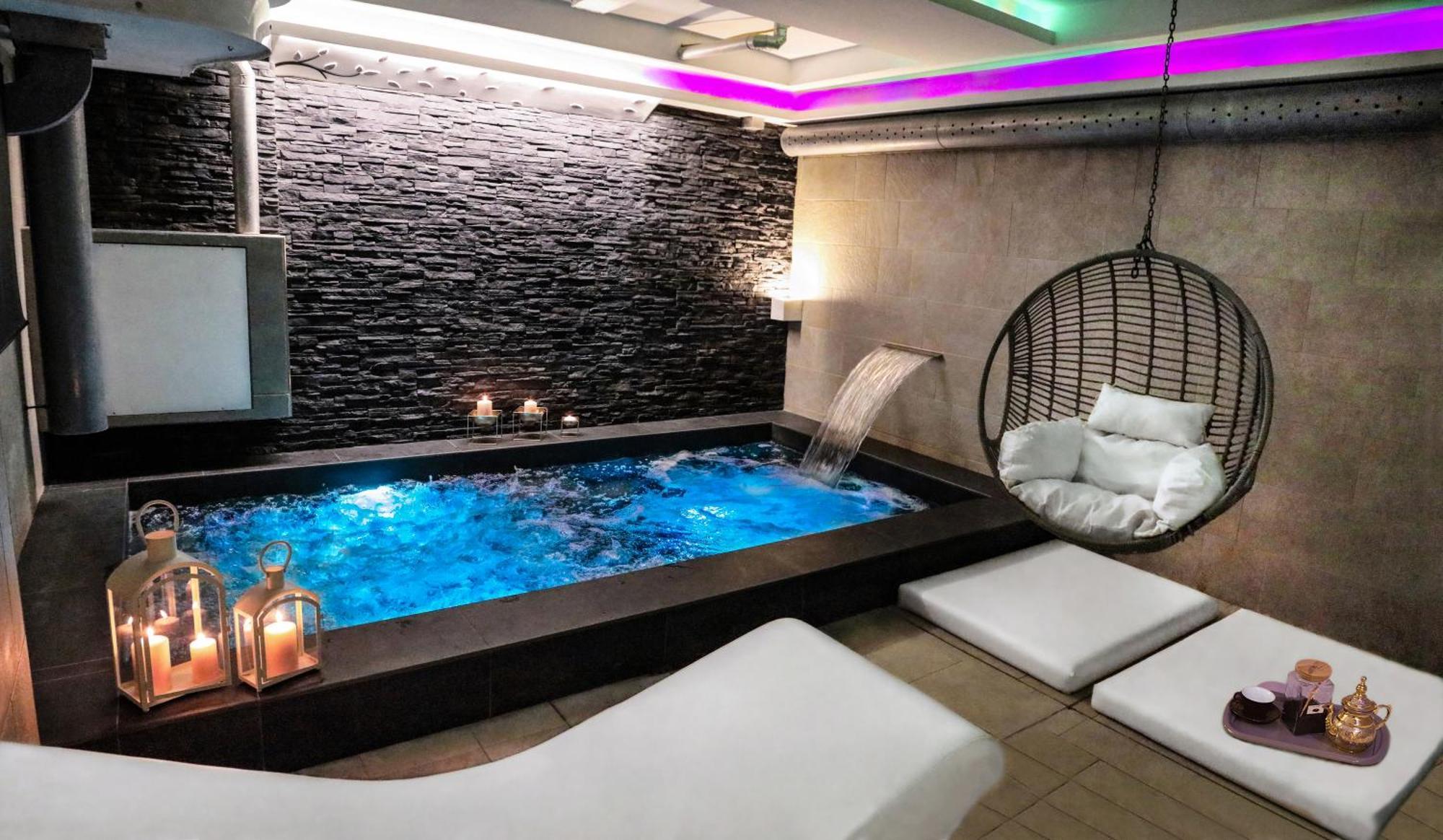 Hotel Guglielmo กาตันซาโร ภายนอก รูปภาพ