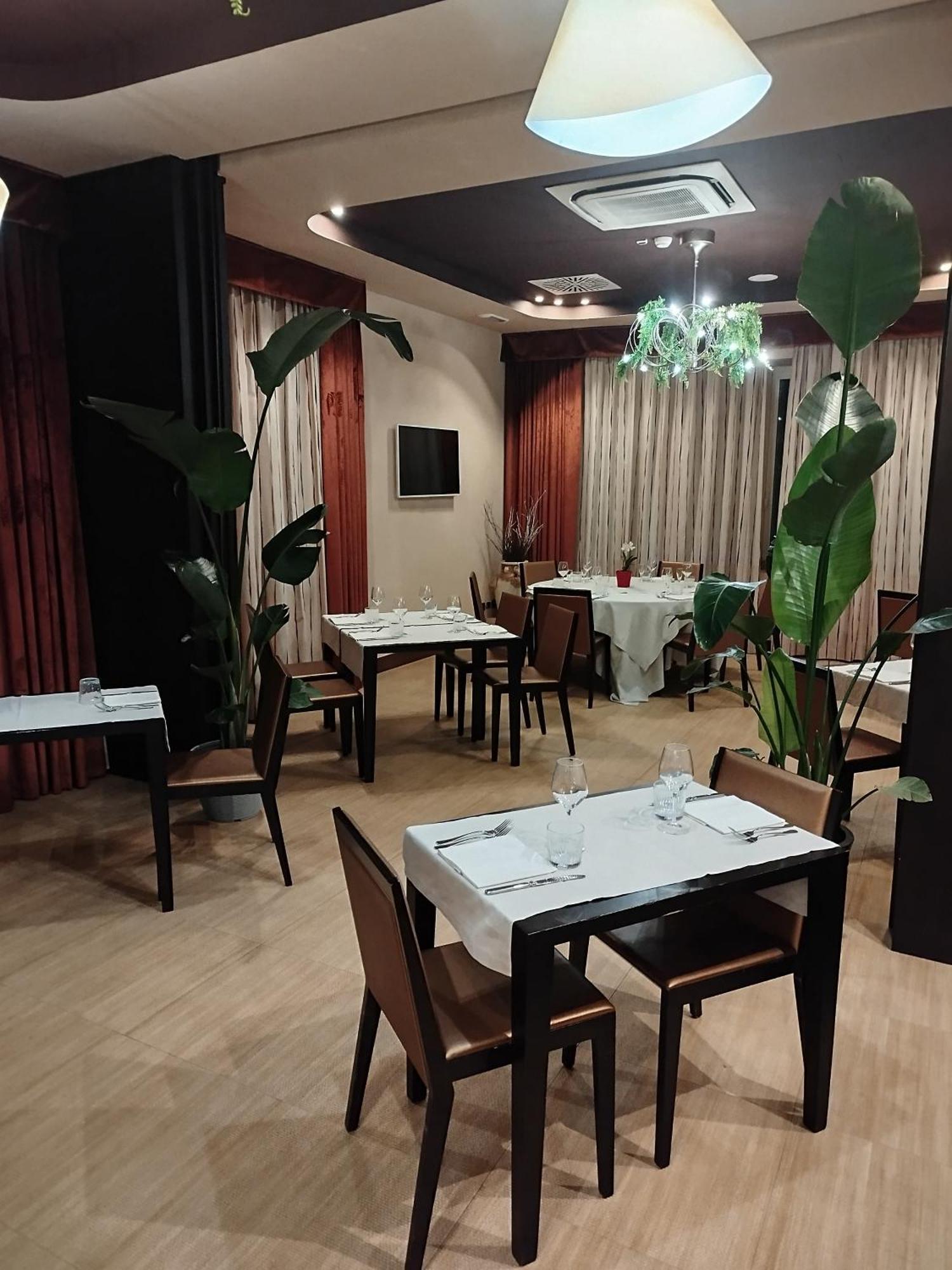 Hotel Guglielmo กาตันซาโร ภายนอก รูปภาพ