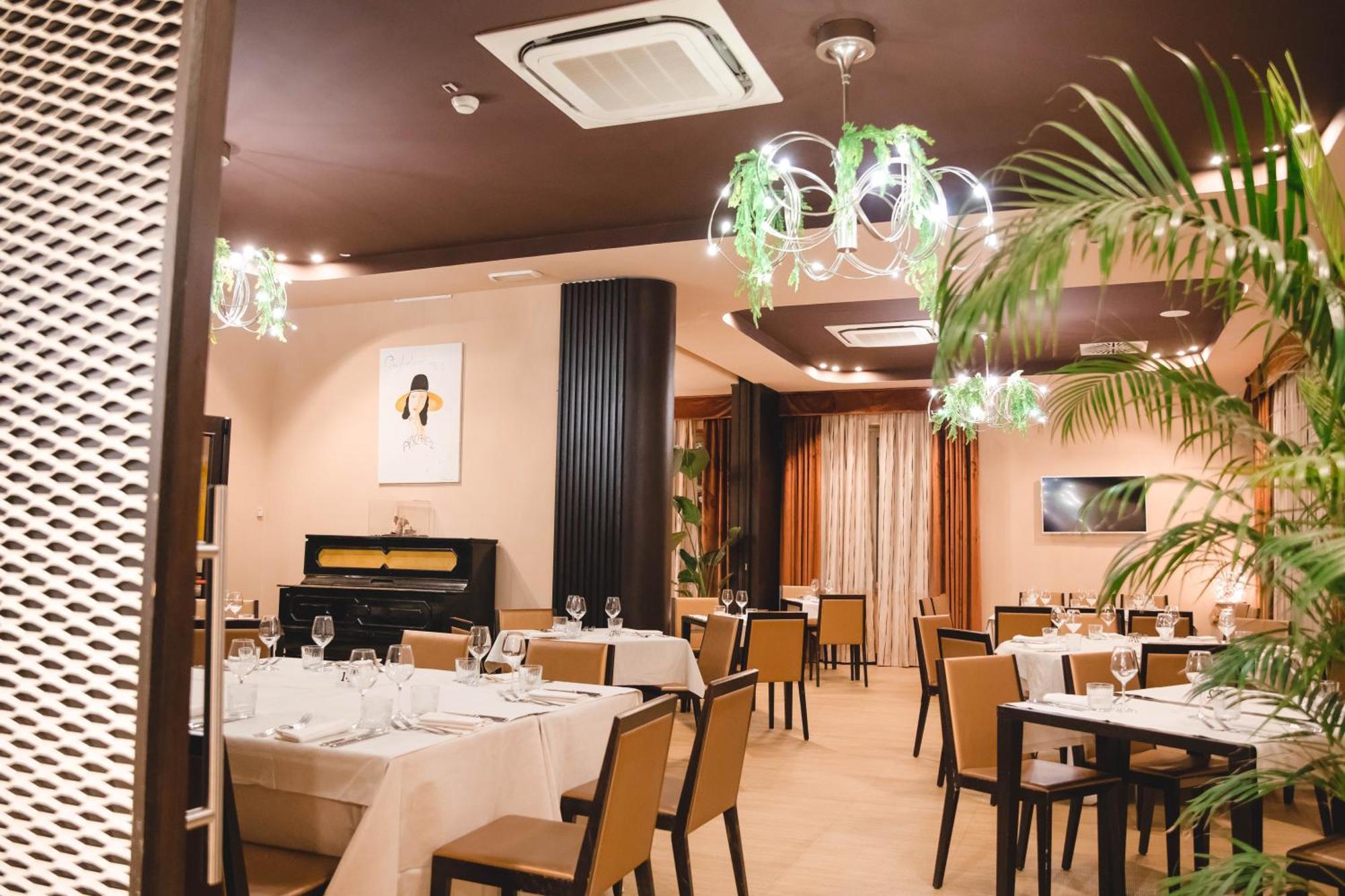 Hotel Guglielmo กาตันซาโร ภายนอก รูปภาพ