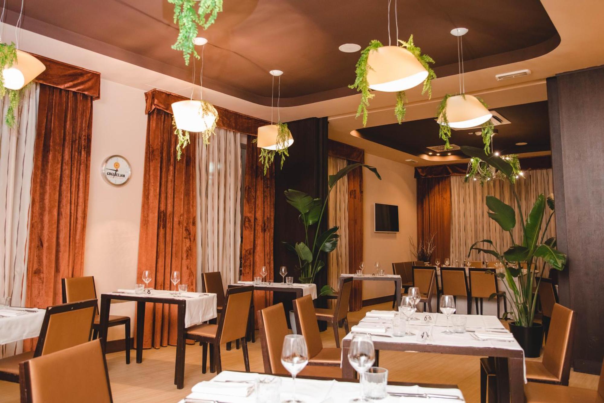 Hotel Guglielmo กาตันซาโร ภายนอก รูปภาพ