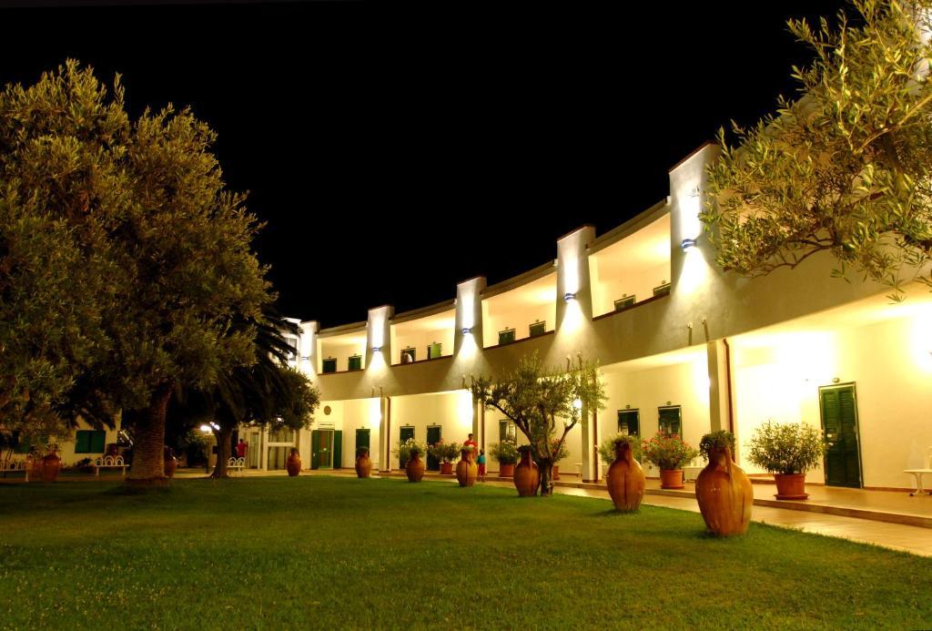 Hotel Guglielmo กาตันซาโร ภายนอก รูปภาพ