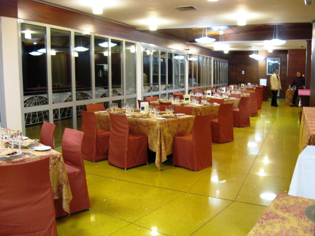 Hotel Guglielmo กาตันซาโร ภายนอก รูปภาพ